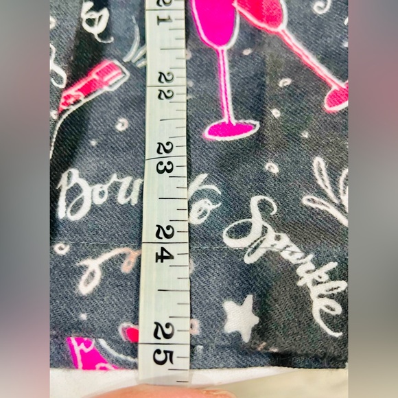 Wondershop Target Women’s 2-Piece Celebratation Pajama Set Wonderland Size, MED - Picture 7 of 15